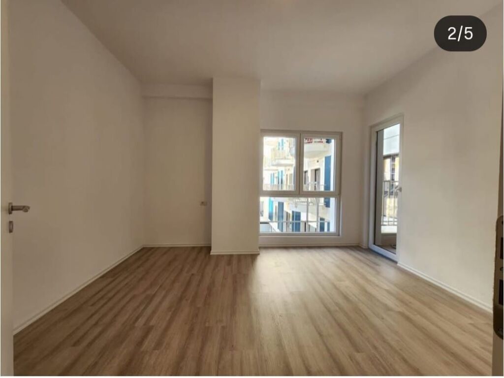 ZYRE ME QERA 100 M2 ZOGU I ZI 100.000 LEKE