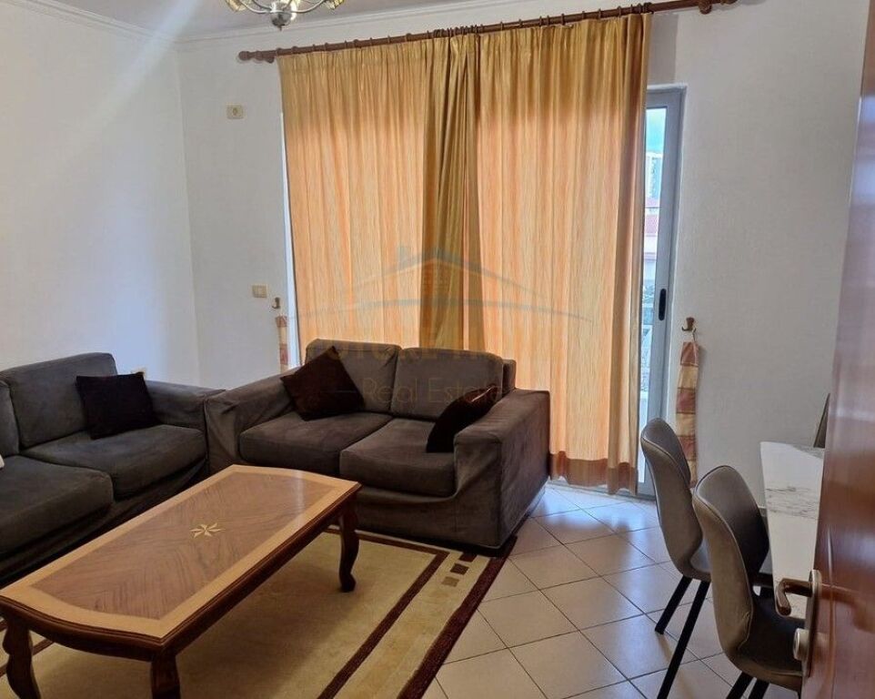 Qira, Apartament 1+1, Komuna e Parisit