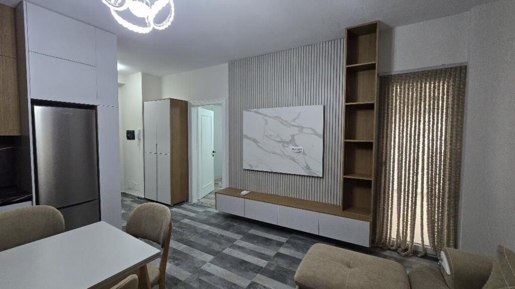 🏡 Apartment 1+1 with parking for rent 📍 Area: Zogu i Zi 💶Price: 700 Euro/month