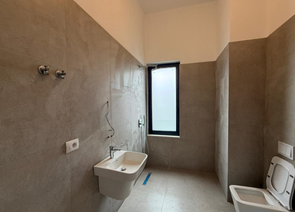 🏙️ SHITET PENTHOUSE 3+1+2 – QENDËR