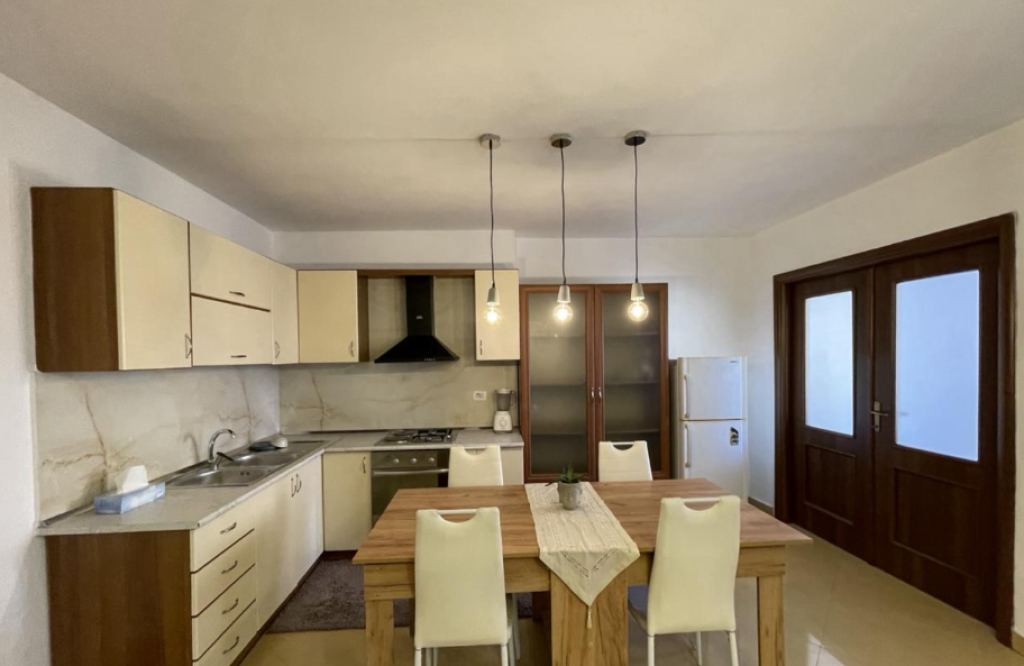 🏢 Appartamento 2+1 in Affitto – Piazza Skënderbej | vicino alla Galleria  ▫️