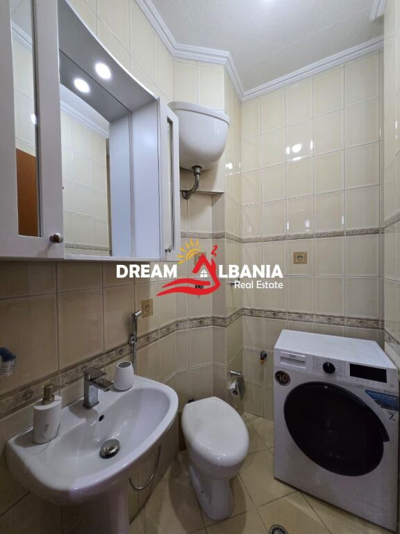 Jepet kat vile me qera ne Rrugen e Elbasanit , Tirane ( ID 4251434 ) .