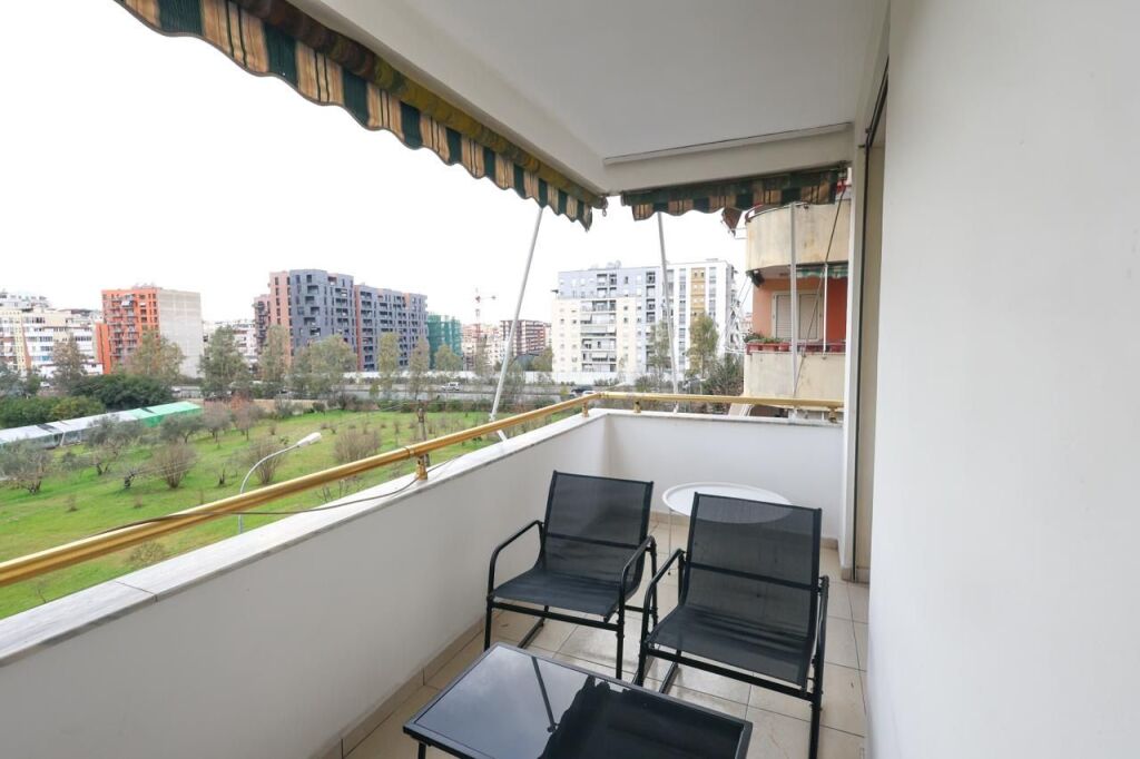 Apartament 2+1+2 me qera tek Kopshti Botanik