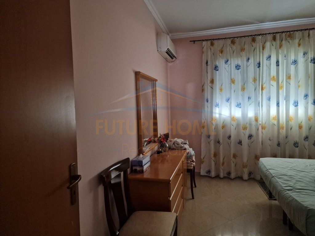 In vendita, Appartamento 2+1, vicino alla scuola 4 Deshmoret, Tirana.