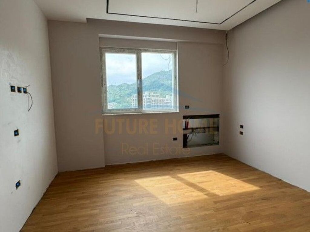 For sale, Penthouse 3+1+3 Parking Spaces, Green Terrace, Dry Lake