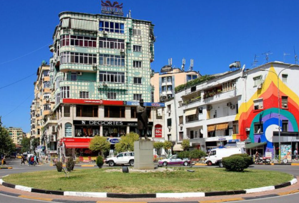 LOCALE IN VENDITA – Piazza Wilson