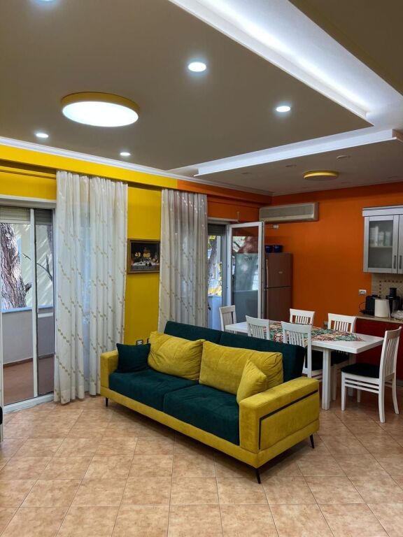 Shitet apartament 2+1+2 tek Mali i Robit