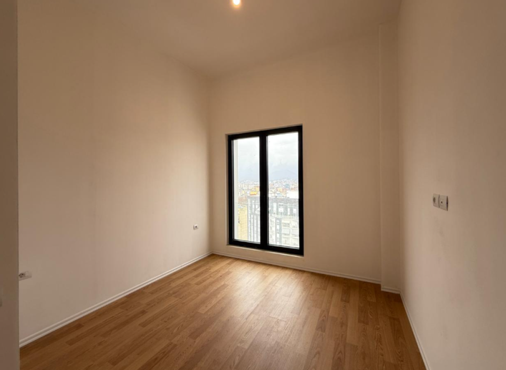 🏙️ SHITET PENTHOUSE 3+1+2 – QENDËR