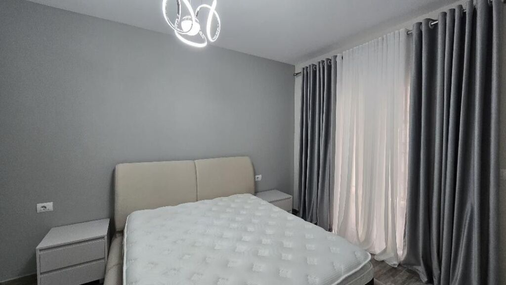 🏡 Apartment 1+1 with parking for rent 📍 Area: Zogu i Zi 💶Price: 700 Euro/month