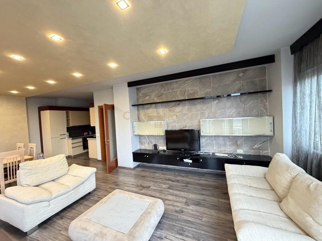 JEPET ME QERA APARTAMENT 2+1+2 TEK STADIUMI AIR ALBANIA