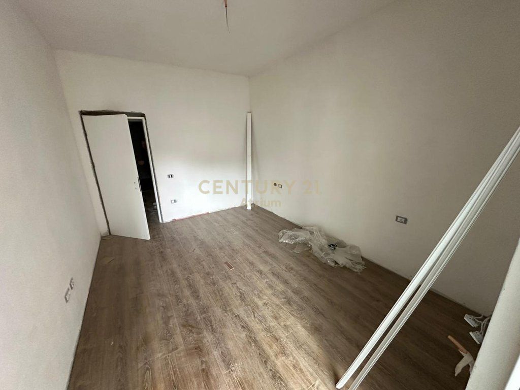APARTMENT 1+1 FOR SALE AT PORTA TIRANA E RE !