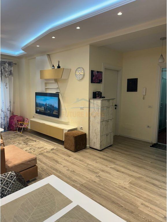 For sale, Apartment 1+1, Komuna e Parisit, Tirana.