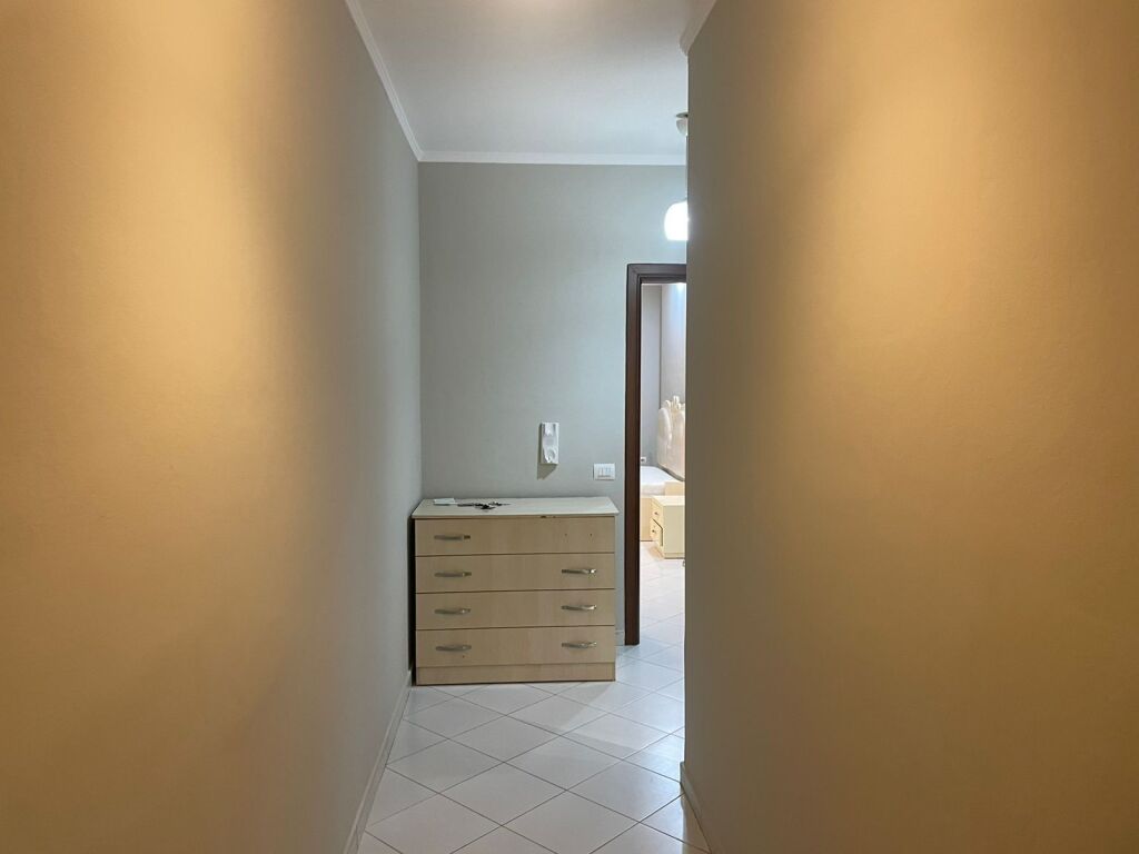 Apartament 1+1, Astir!