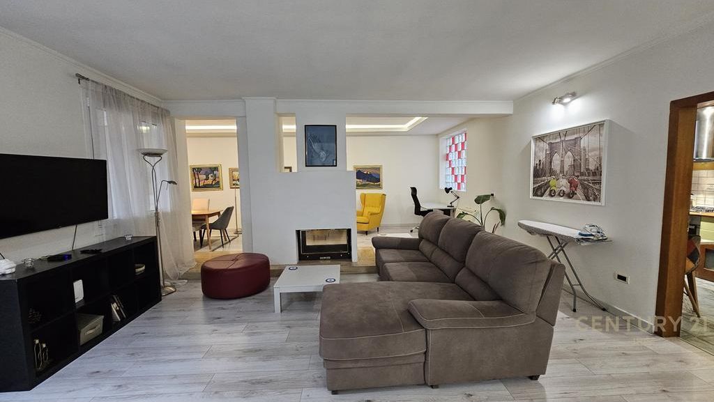Shitet apartament 3+1+2 ne Bllok!