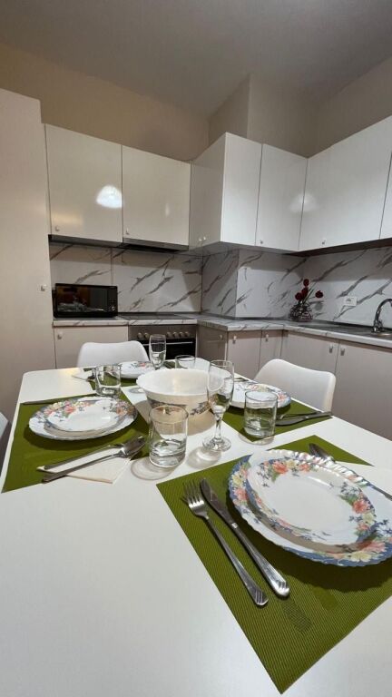 Apartament 2+1, Petronini!