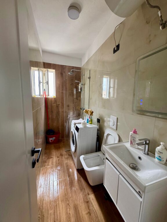 📣 QERA Apartament 1+1 📍 Pazari i Ri 🛣️ Rruga "Hoxha Tahsim" ✨