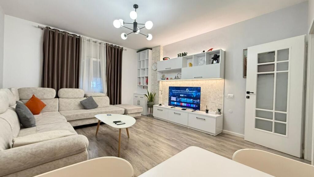 Apartament 2+1 me qira tek Stacioni i Trenit!