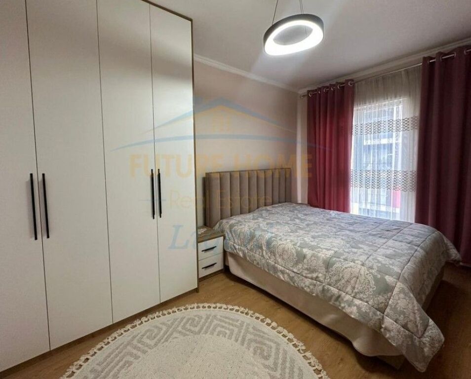 Qera, Apartament 2+1+2 Poste Parkimi,Univers City, QTU.