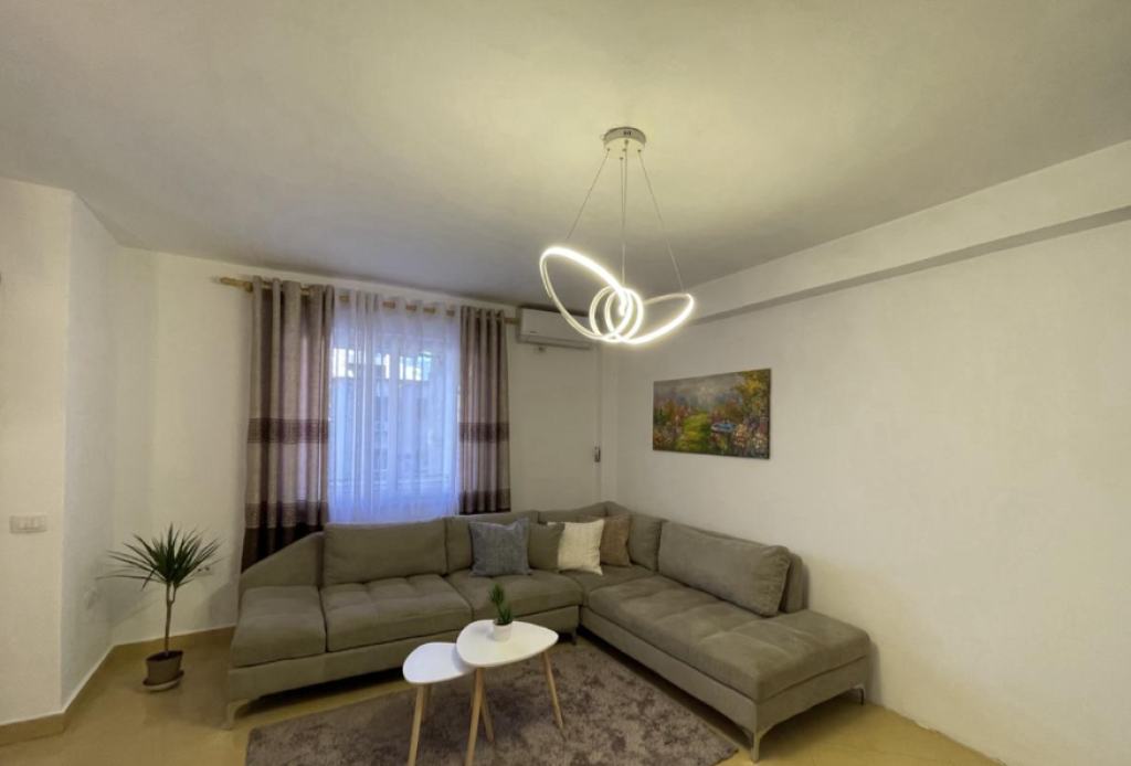🏢 Appartamento 2+1 in Affitto – Piazza Skënderbej | vicino alla Galleria  ▫️