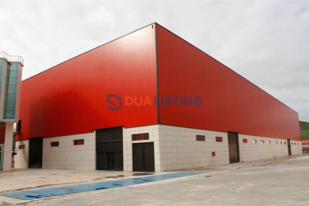 Capannone in Affitto 4500 m² – Vaqarr!