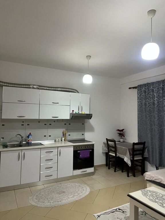 Apartament 1+1 me qera tek Bulevardi Migjeni ne Yzberisht