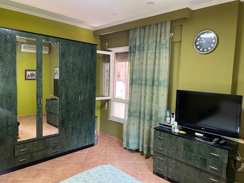 Shitet apartament 2+1+2 tek Mali i Robit