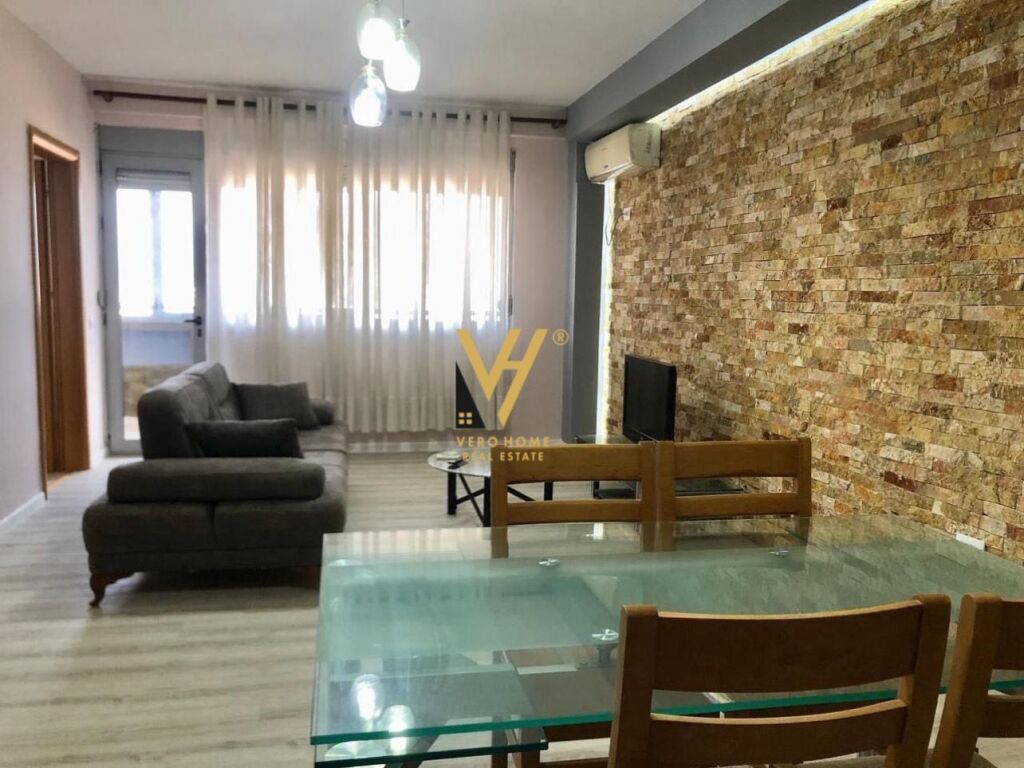 JEPET APARTAMENT 2+1 ME QIRA TE GLOBE, RR. KAVAJES 600 EURO