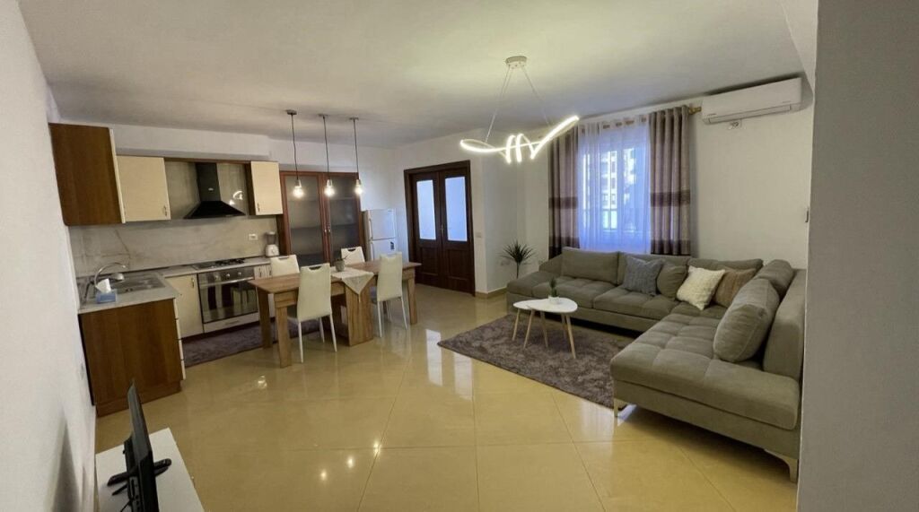 🏡 APPARTAMENTO 2+1 IN AFFITTO – Piazza Skënderbej, vicino alla Galleria