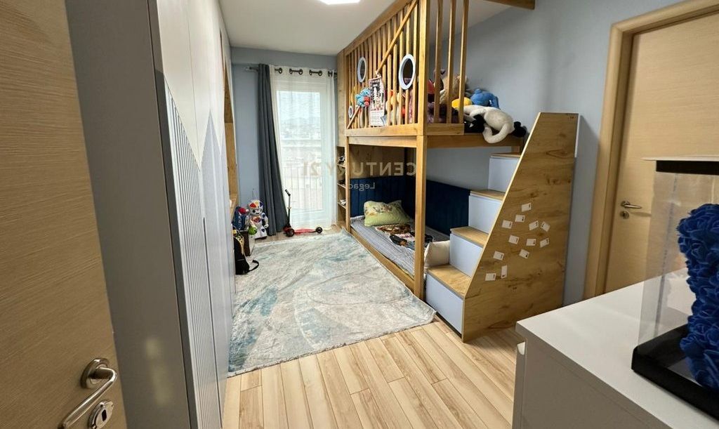 Appartamento 2+1 in vendita vicino a Città Studentesca,