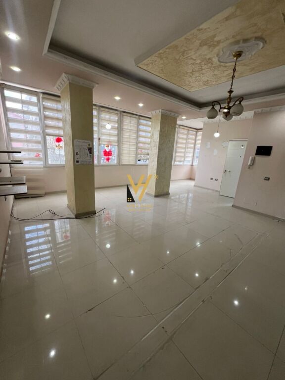 UFFICIO 83 M2 IN AFFITTO A 5 MAJI 60.000 LEKE
