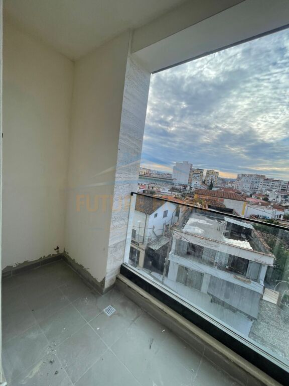 Shitet, Apartament 2+1+2, Bulevardi i Ri, Rruga Jordan Misja.