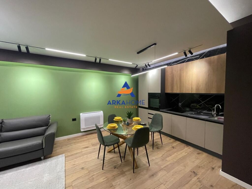 JEPET APARTAMENT ME QERA 2+1+BALLKON+POST PARKIMI "KOMUNA E PARISIT" 1300 EURO