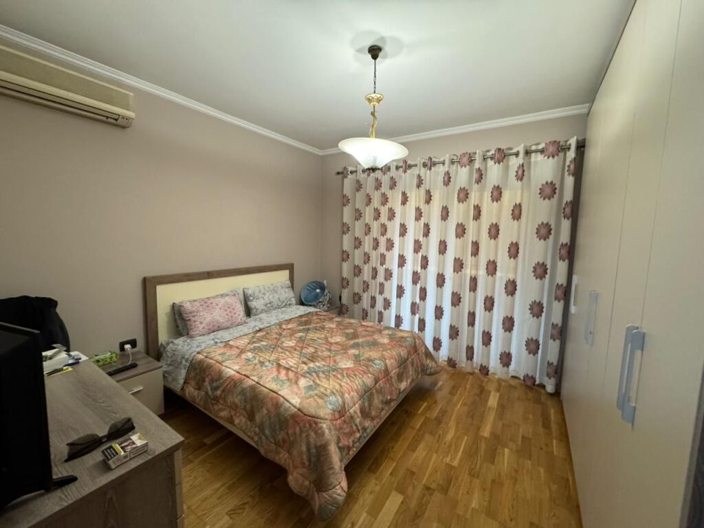 🏢 Appartamento 1+1 in affitto –📍  Al Nuovo Mercato💰 Prezzo: 50.000 lek / mese