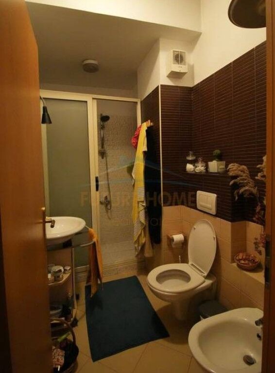 Vendita, Appartamento 2+1+2 Komuna e Parisit,Tirana