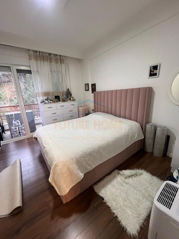 Shitet, Apartament 2+1+2, Kompleksi FZ, Liqeni i Thatë, Tiranë.
