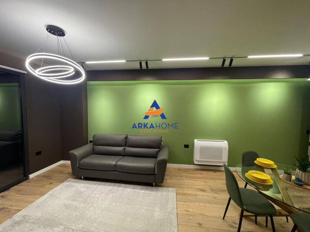 JEPET APARTAMENT ME QERA 2+1+BALLKON+POST PARKIMI "KOMUNA E PARISIT" 1300 EURO