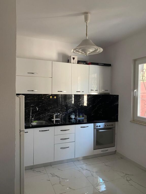 📌Apartament me Qira 1+1 📍 Afër Qendrës, Rruga e Dibrës!