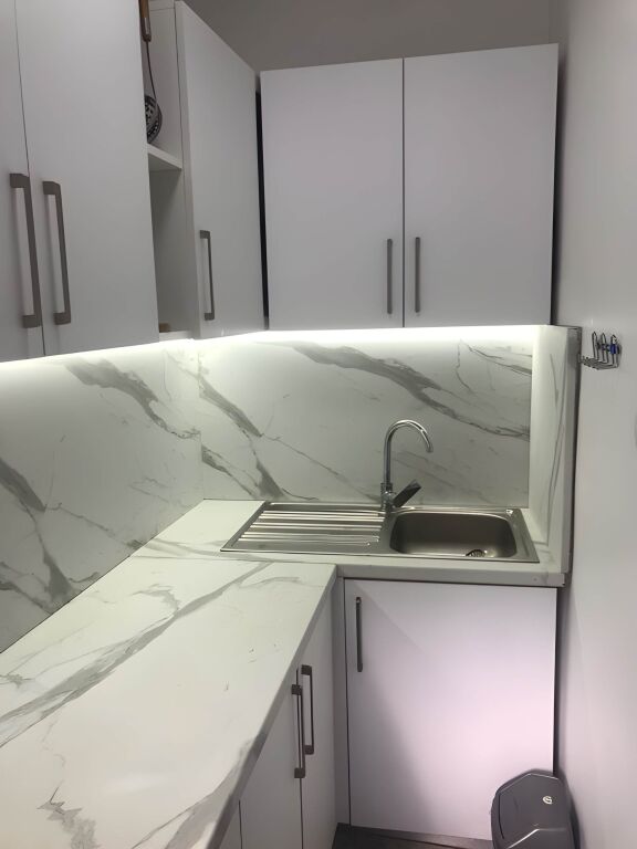 🏡 Jepet me Qira Apartament 2+1 – Rruga e Dibrës !