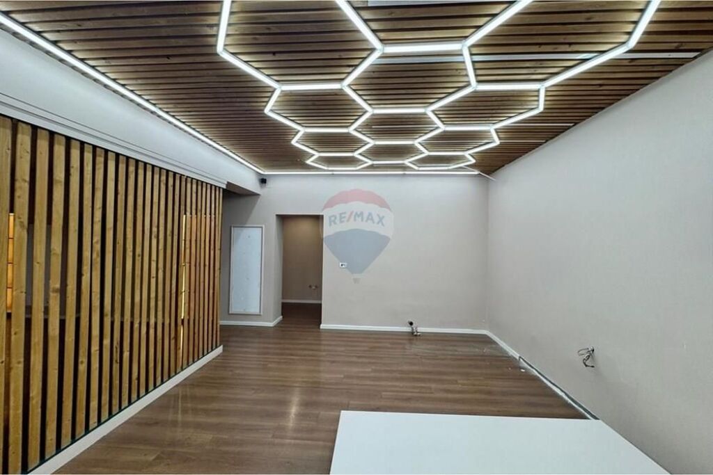 Premises for rent Paris Commune