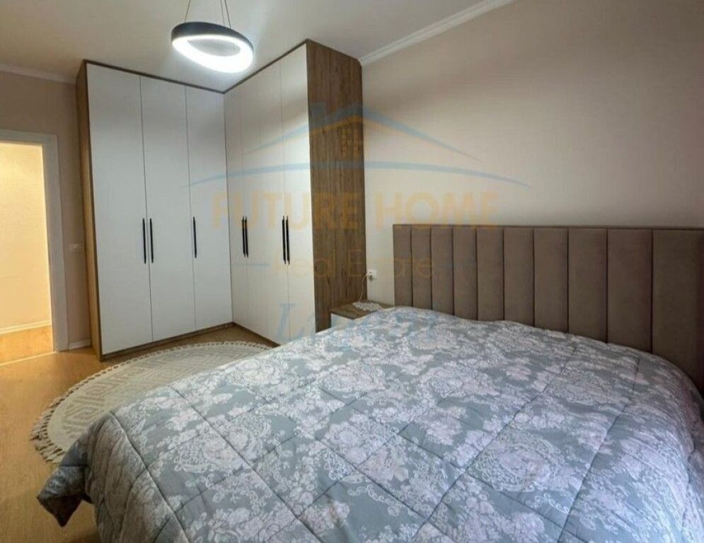 Qera, Apartament 2+1+2 Poste Parkimi,Univers City, QTU.