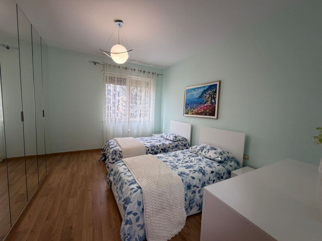 Apartament me qera
