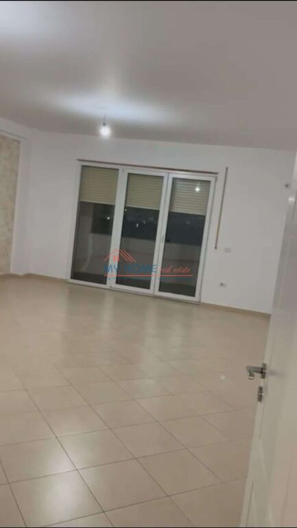 Ufficio in Affitto a 5 Maji Tirane