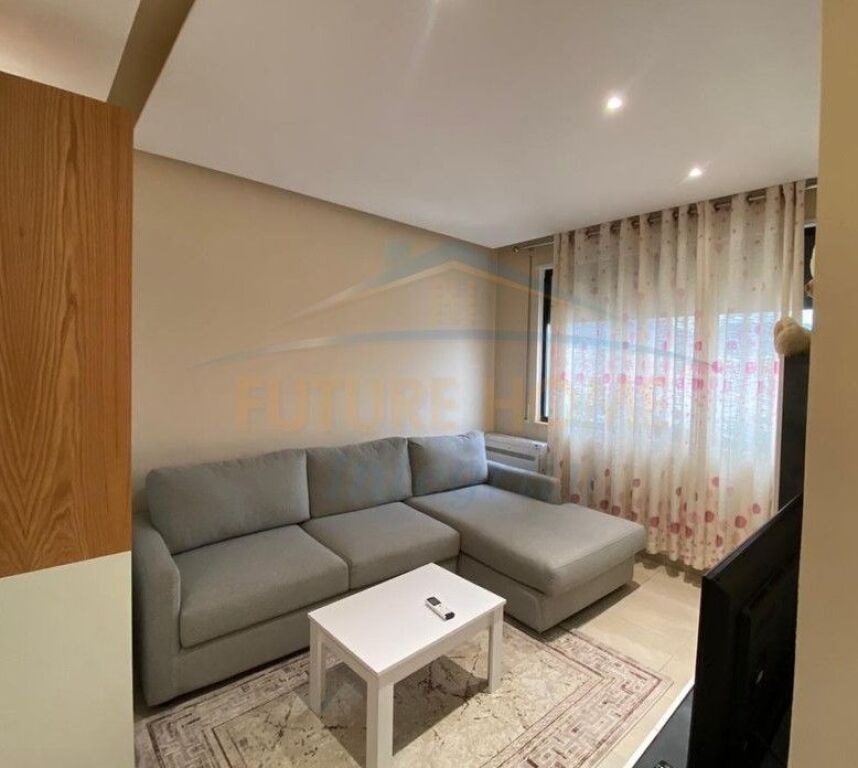 In Affitto. Appartamento 1+1, Ex Dogana, Vicino a Buzi Store, Tirana