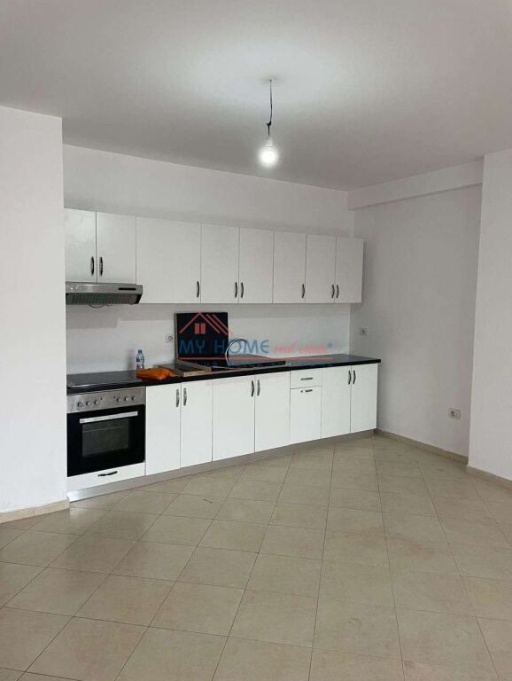 Ufficio in Affitto a 5 Maji Tirane