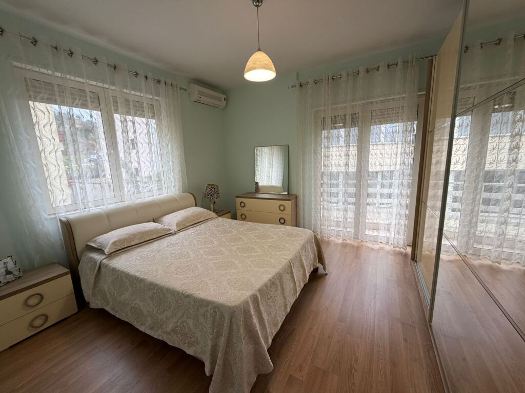 Apartament me qera