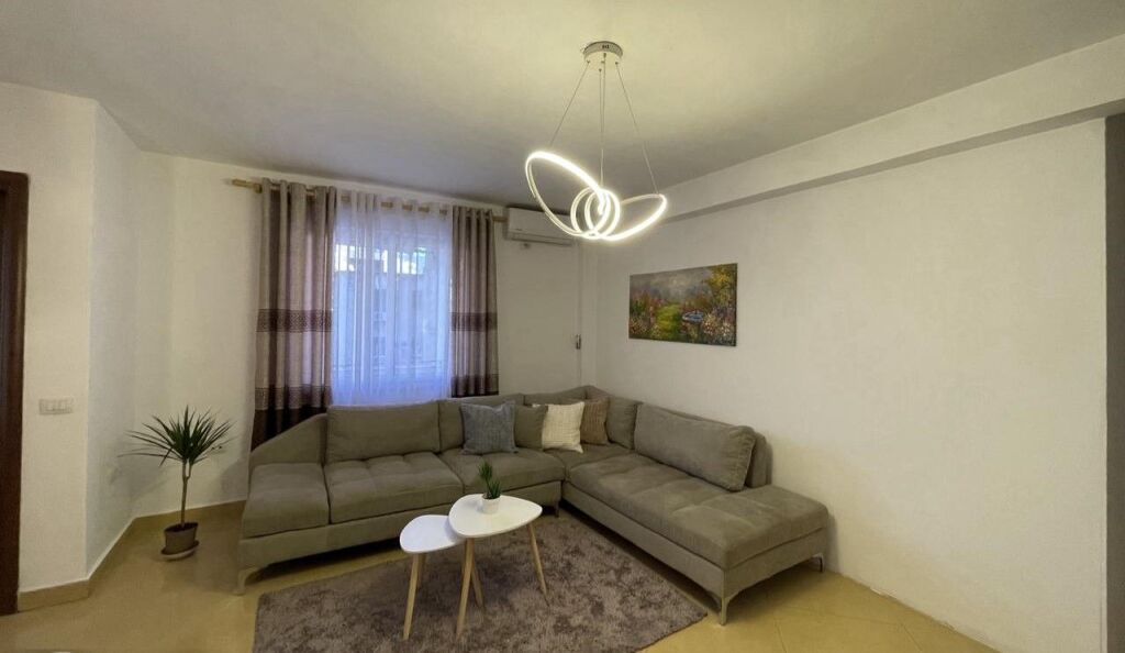 🏡 APPARTAMENTO 2+1 IN AFFITTO – Piazza Skënderbej, vicino alla Galleria