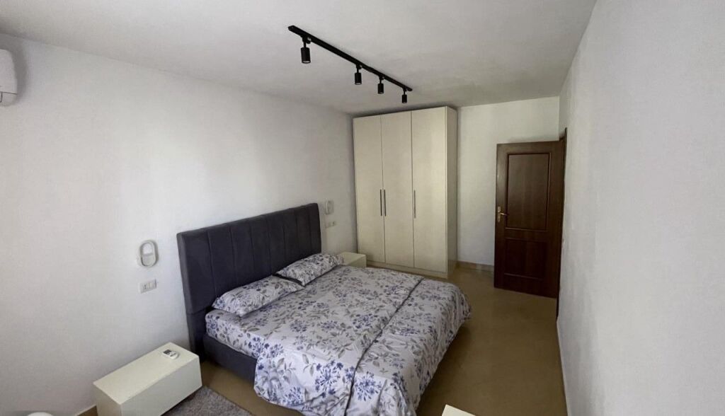 🏡 APPARTAMENTO 2+1 IN AFFITTO – Piazza Skënderbej, vicino alla Galleria
