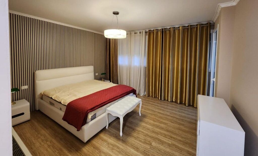 🏡 VILË 2-KATËSHE ME QIRA – PRANË TEG