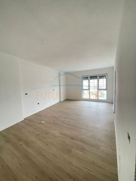 Shitet Apartament 2+1+2, Bulevardi i Ri, Rruga Jordan Misja.
