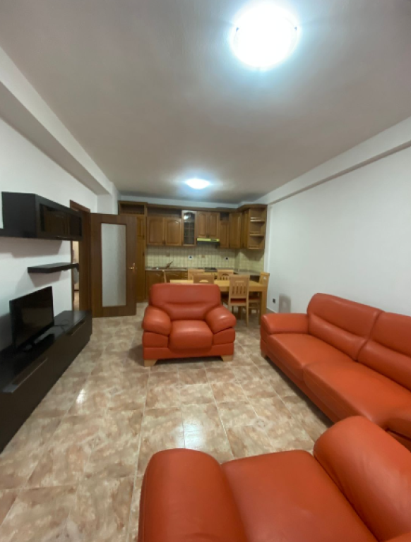 🏢 Apartment 2+1 for Rent – Kavaja Street | near the Orthodox Church  